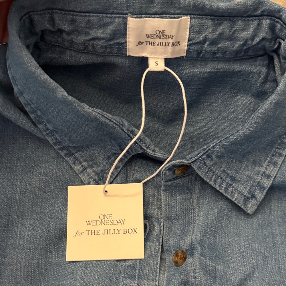 The Jilly Box- One Wednesday Chambray Shirt